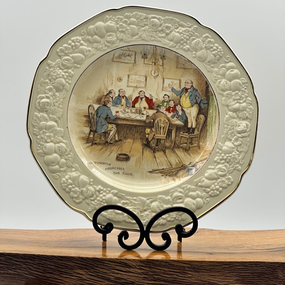 Crown Ducal Florentine‎ Mr Pickwick Addresses The Club Plate Made in England 8in